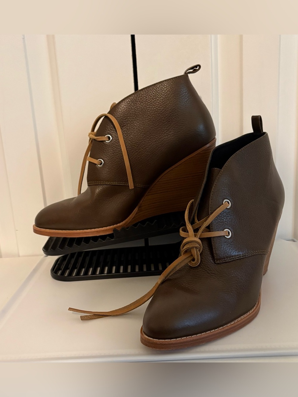 COLE HAAN, Brown “Balthasar” Chukka Lace-Up Wedge Ankle Booties, Size 11, GUC